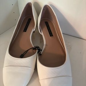 Ladies flats